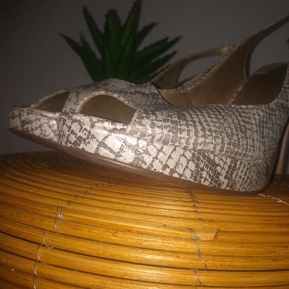 Carlos Santana - Elise- snakeskin heeled slingback - Picture 3 of 7